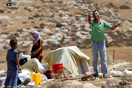 Les forces d'occupation démolissent deux maisons au sud d'Hébron : 14 Palestiniens sans abri en plein Ramadan (vidéo)